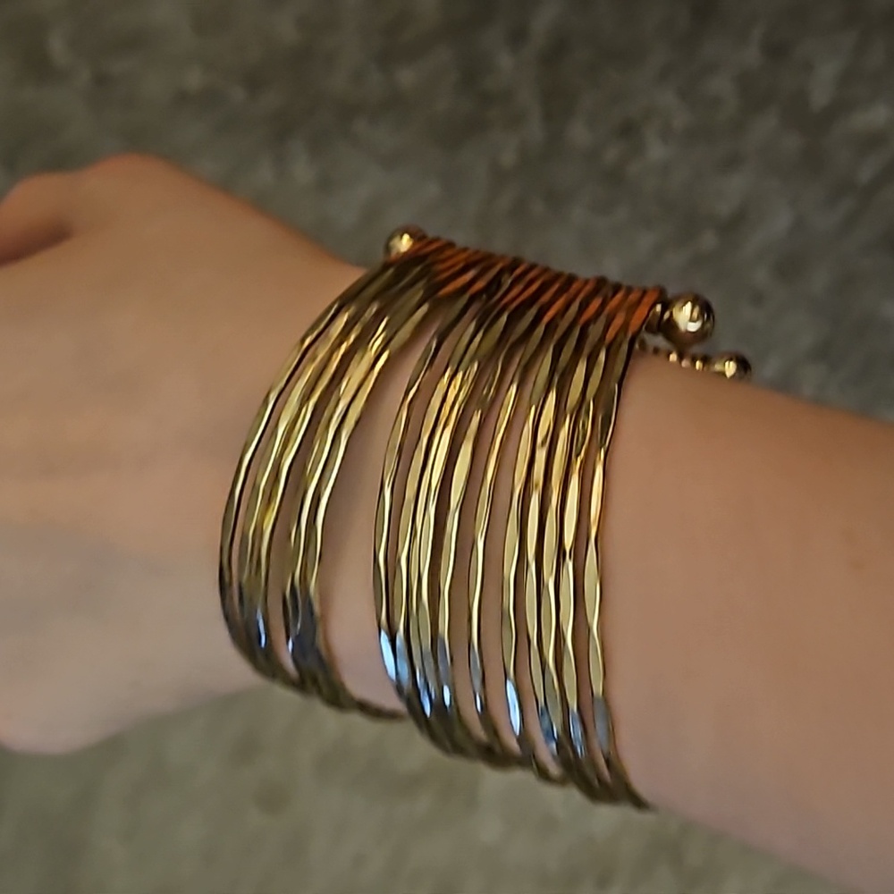 Pretty multiple bracelets - Picture 2 of 5